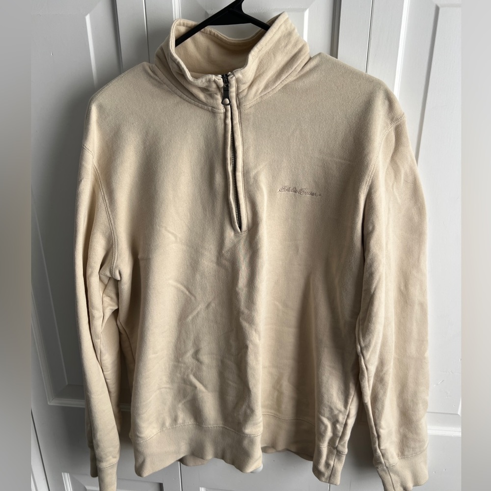 Medium- Eddie Bauer men’s 1/4 zip. Good condition!